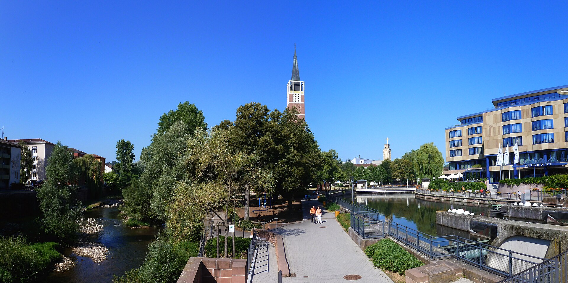 Stadtmotiv in Pforzheim – Panorama Nagold, Stadtkirche und Enz (1)
